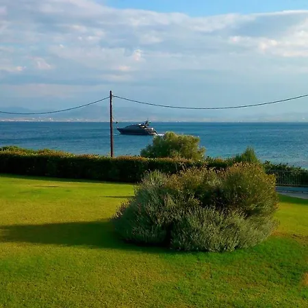 Beautiful House By The Sea,Loutraki Skaloma. Villa Exterior photo