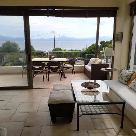 Beautiful House By The Sea,Loutraki Skaloma. Villa Exterior photo